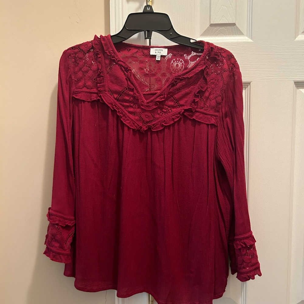 Women’s top Crown & Ivy